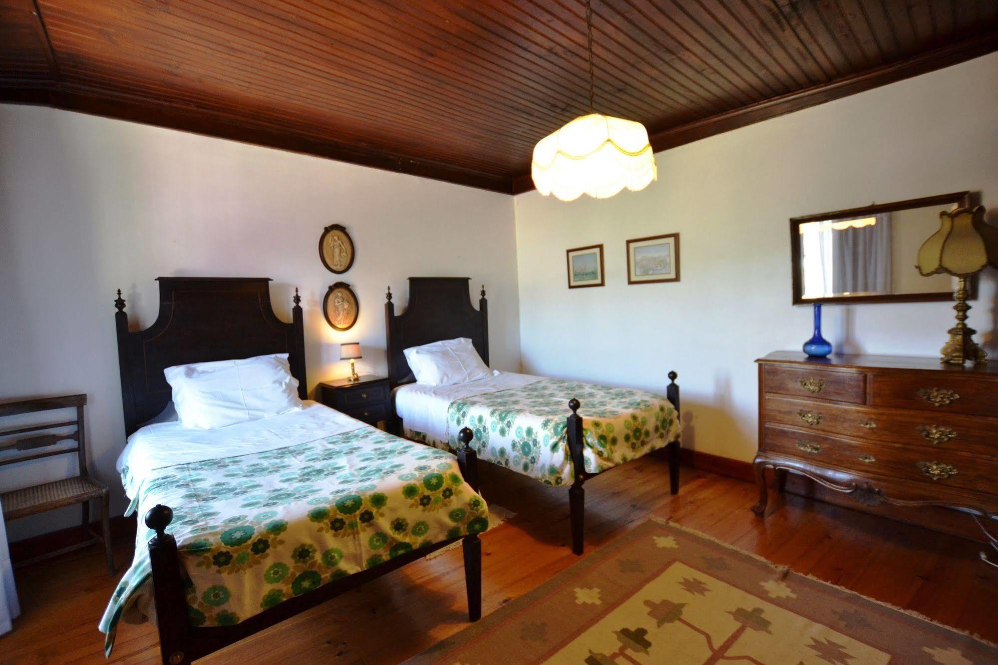 Casa Dos Assentos De Quintiaes Bed & Breakfast Barcelos Exterior photo